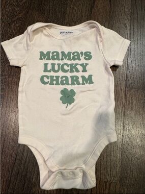 Mama’s Lucky Charm bodysuit Onesie size 12-18 months